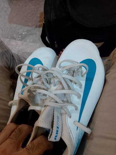 Buy football shoes for kid