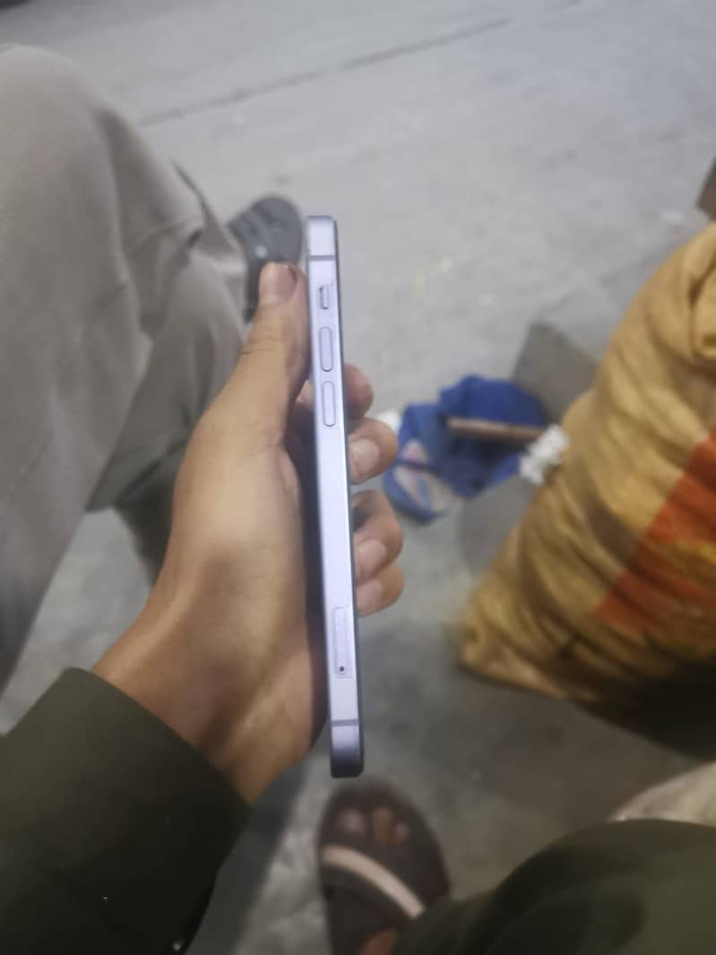 Apple iPhone 12 2