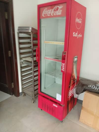 cold drinks fridgey