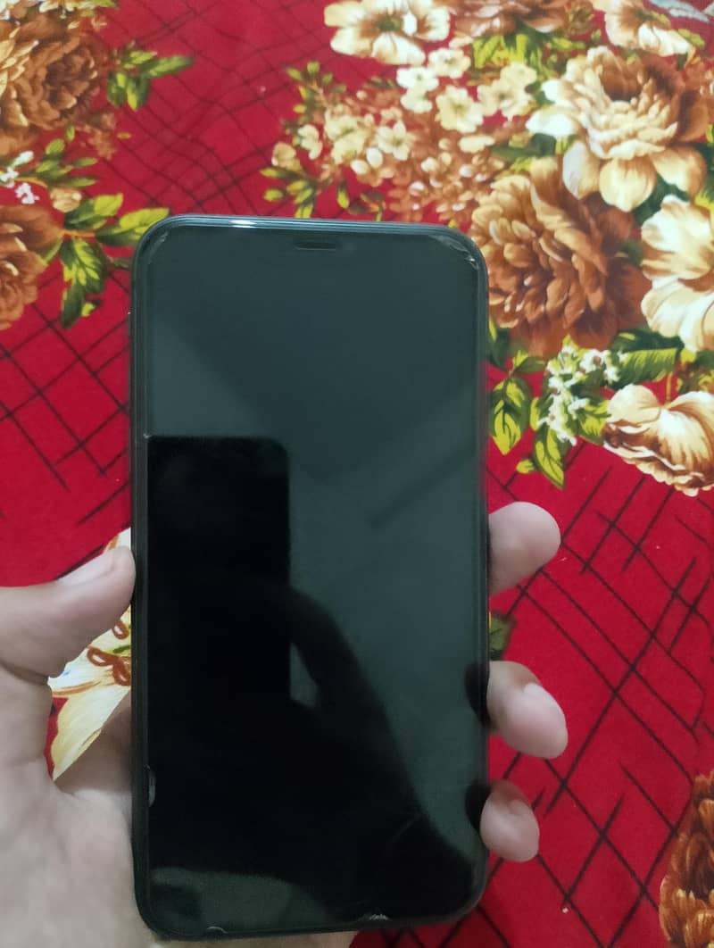 Apple iPhone 11 3