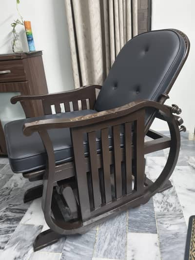 Rocking chair with sheesham wood original