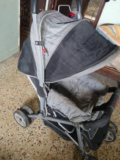 Baby chelini pram