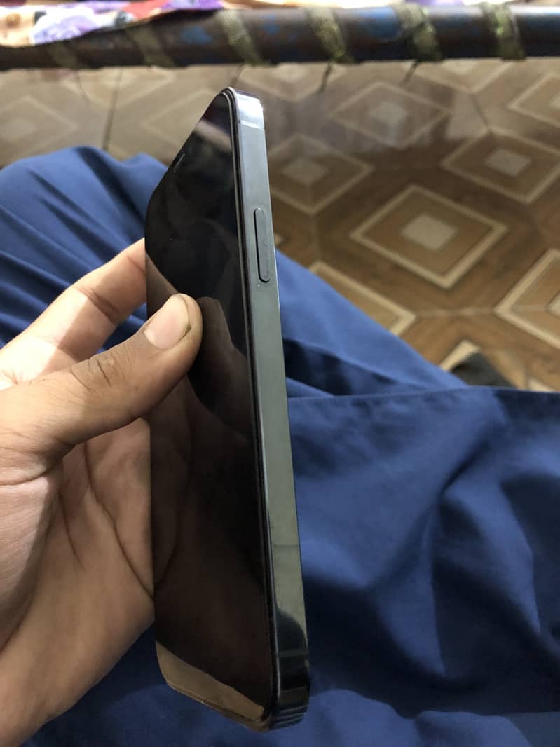 Apple iPhone 12 Pro 1