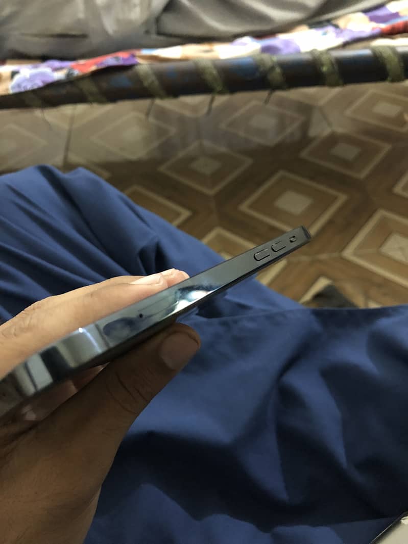 Apple iPhone 12 Pro 3