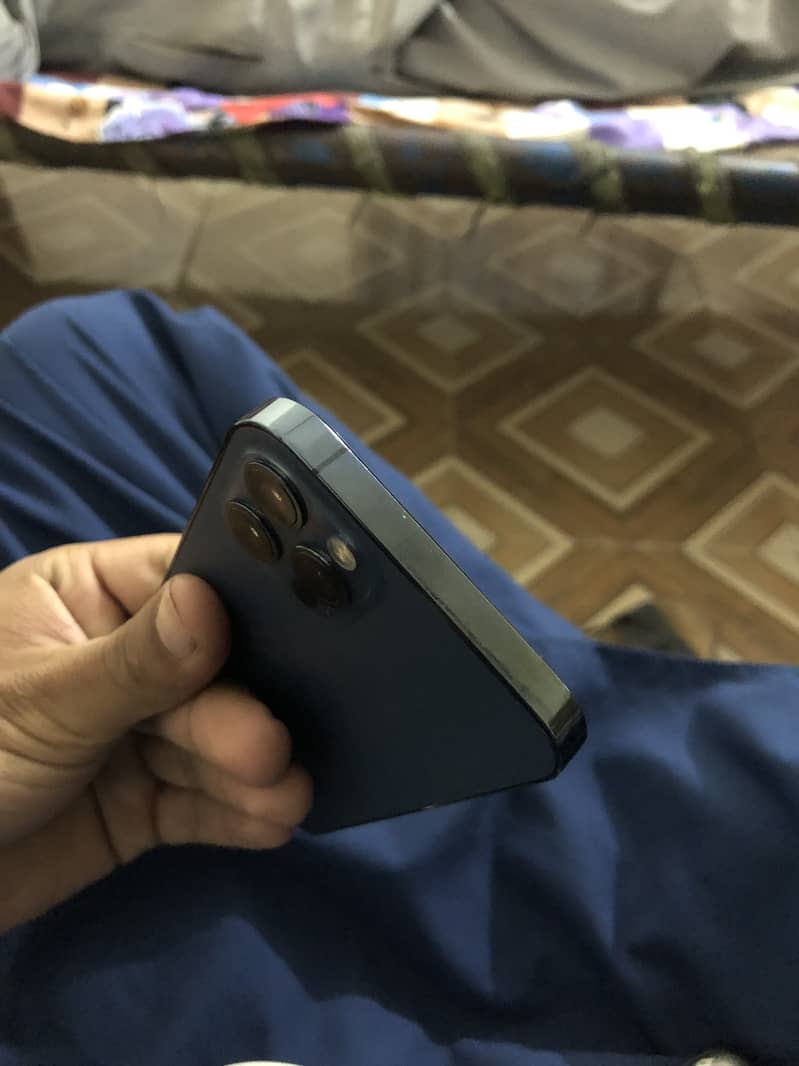 Apple iPhone 12 Pro 4