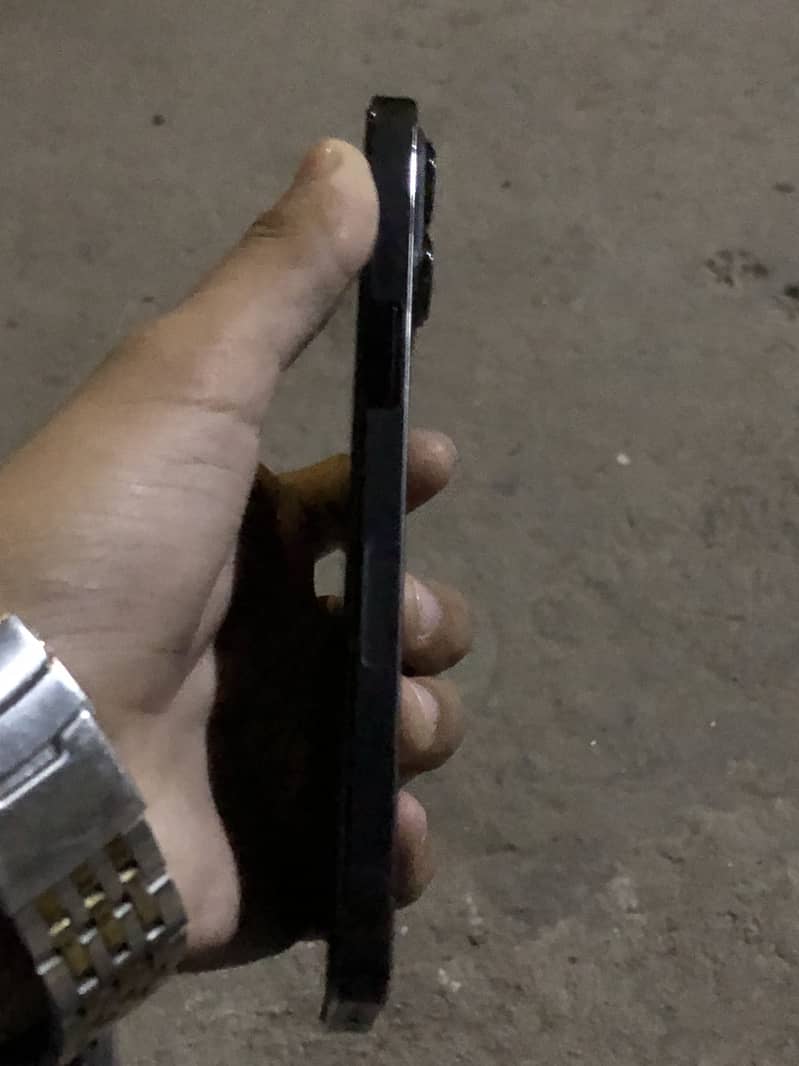 Apple iPhone 13 Pro 1