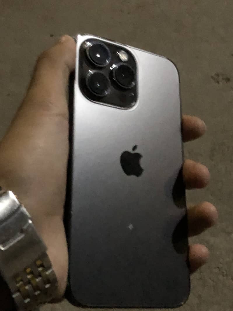 Apple iPhone 13 Pro 2