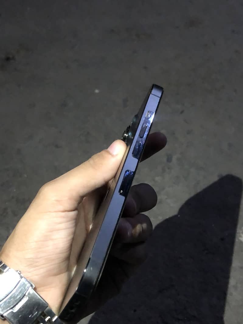 Apple iPhone 13 Pro 8