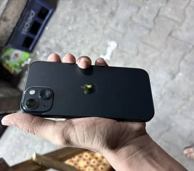 Apple iPhone 13