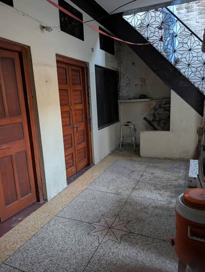 5 marla portion for rent 1st floor