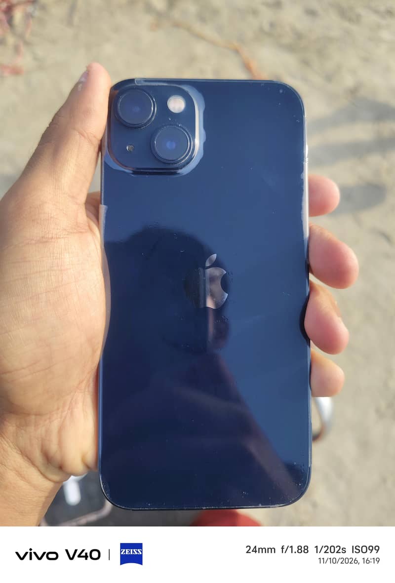 Apple iPhone 13 4