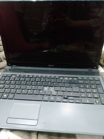 Laptop for Sale – Old Model, Battery Not Working, Parts Available