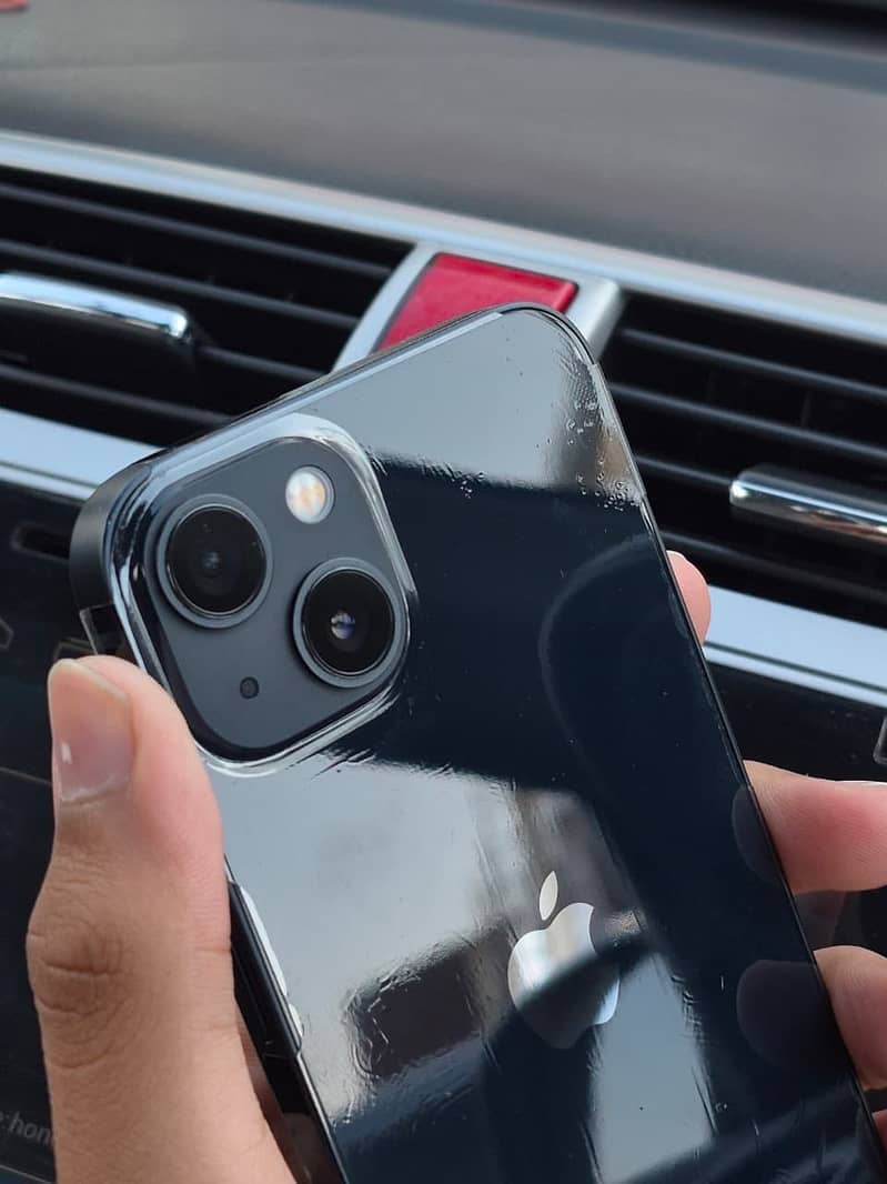 Apple iPhone 13 1