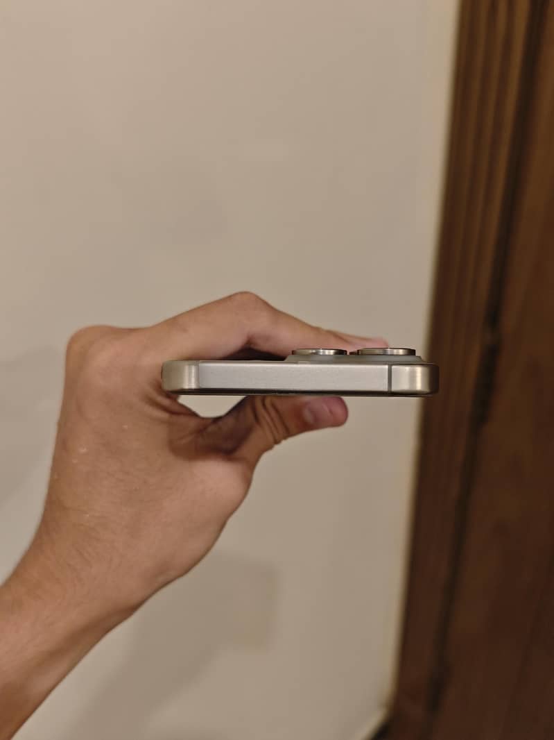 Apple iPhone 15 Pro Max 3