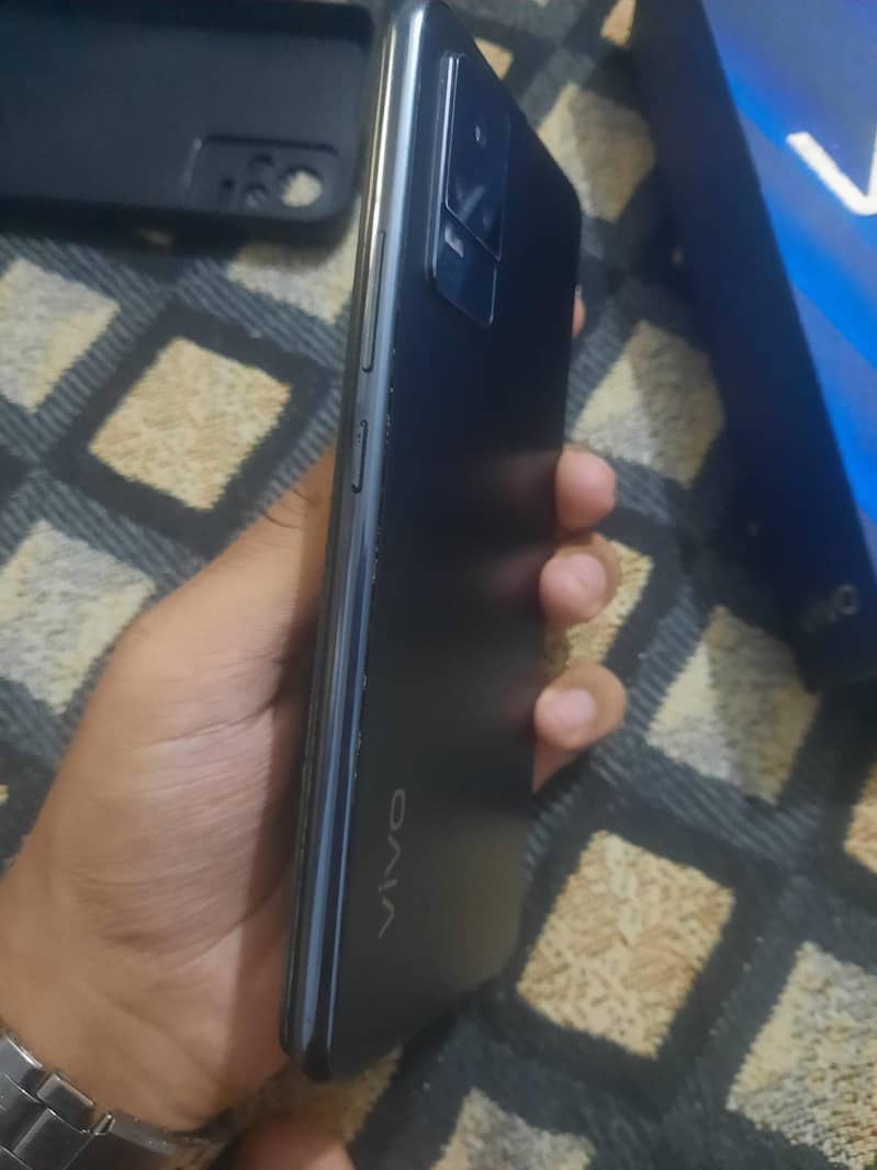 Vivo V21e 4
