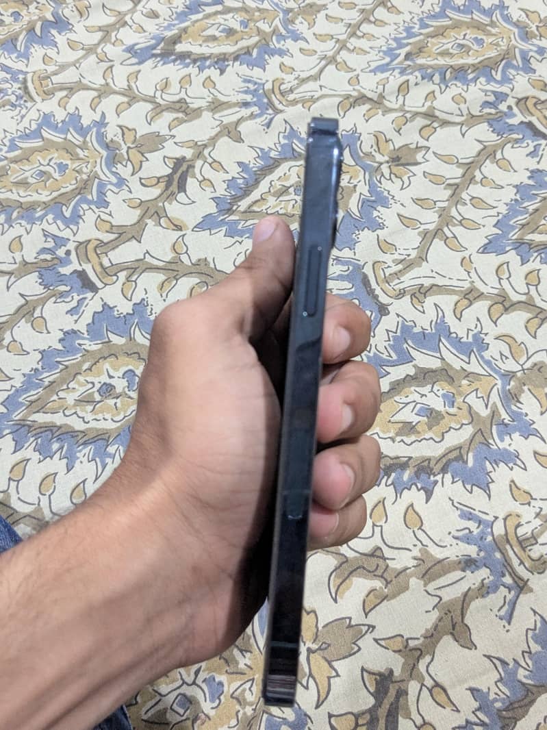 Apple iPhone 12 Pro 4