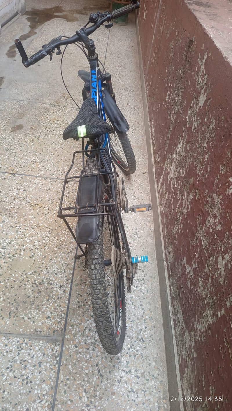 2 Mountain bikes 7