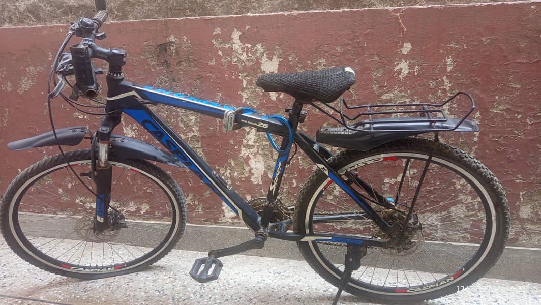 2 Mountain bikes 8
