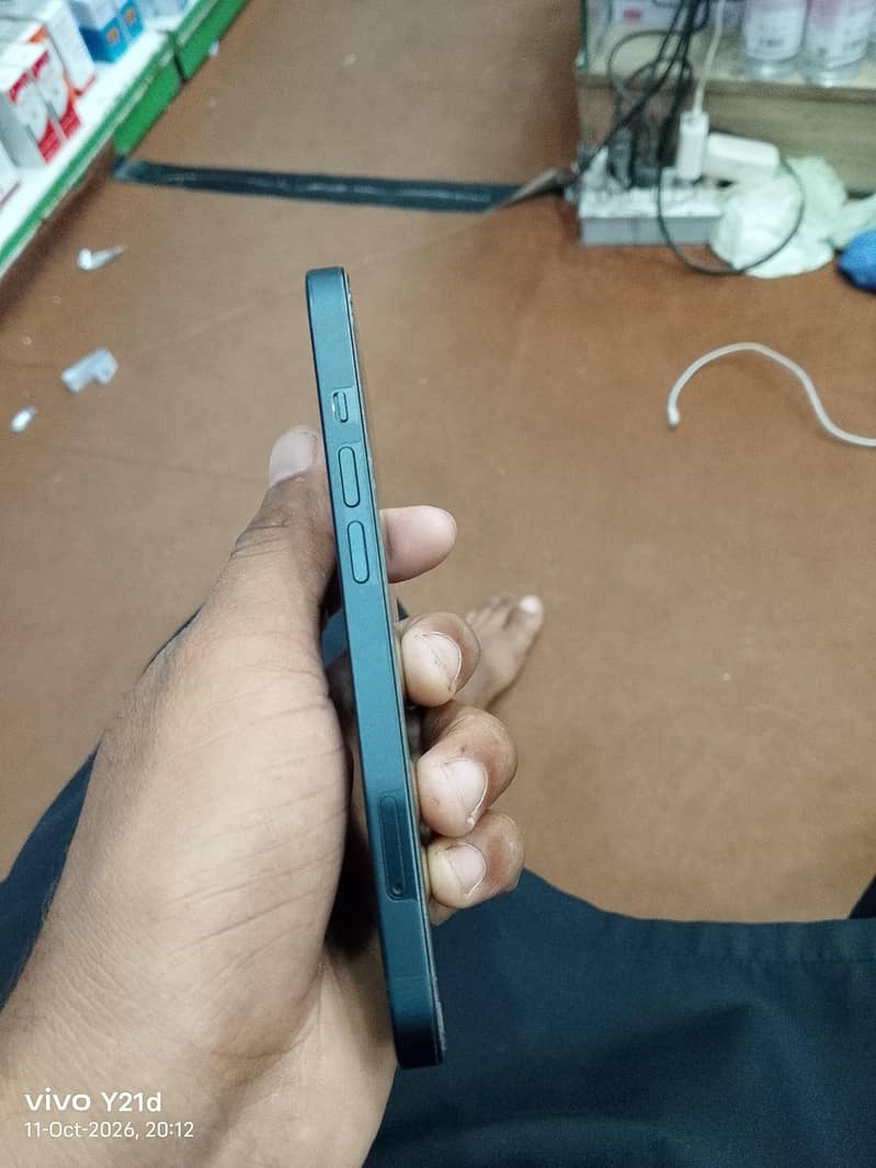 Apple iPhone 13 3