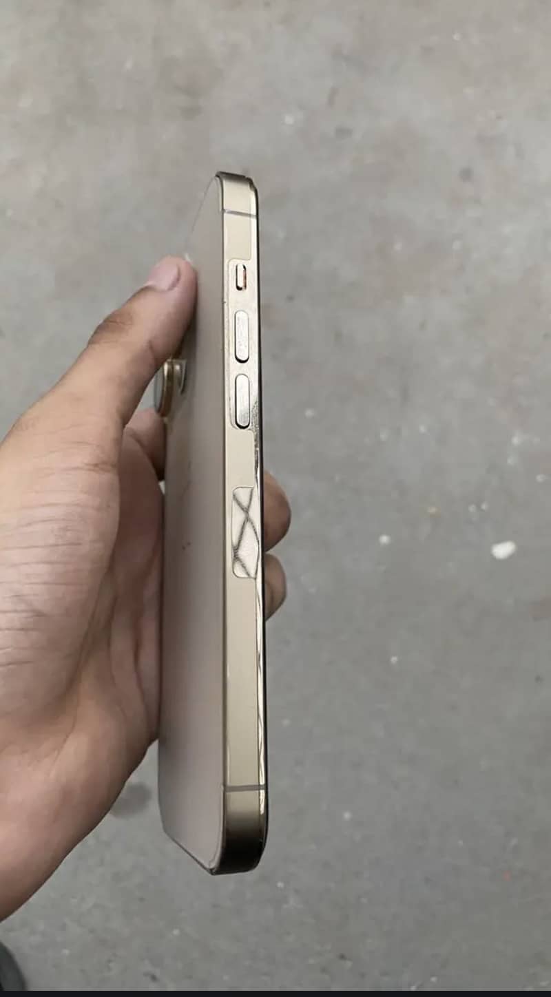 Apple iPhone 14 Pro 2
