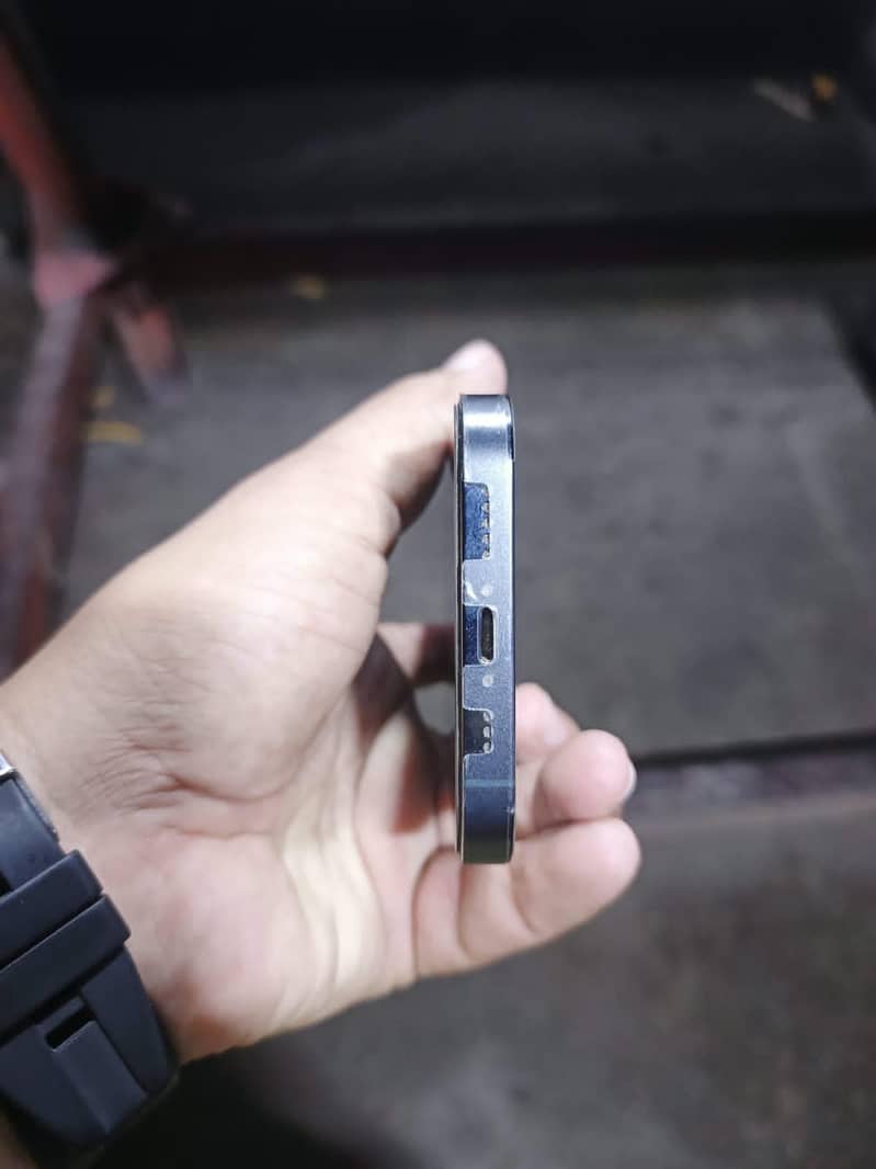 Apple iPhone 13 Pro 6