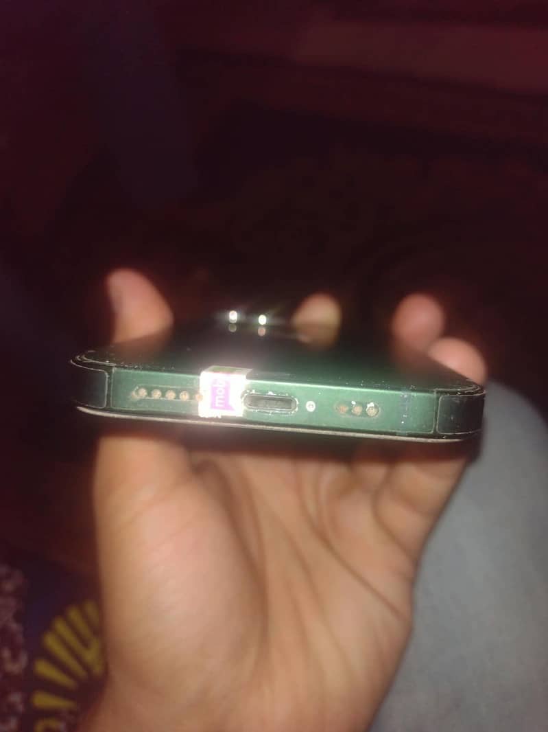Apple iPhone 13 1