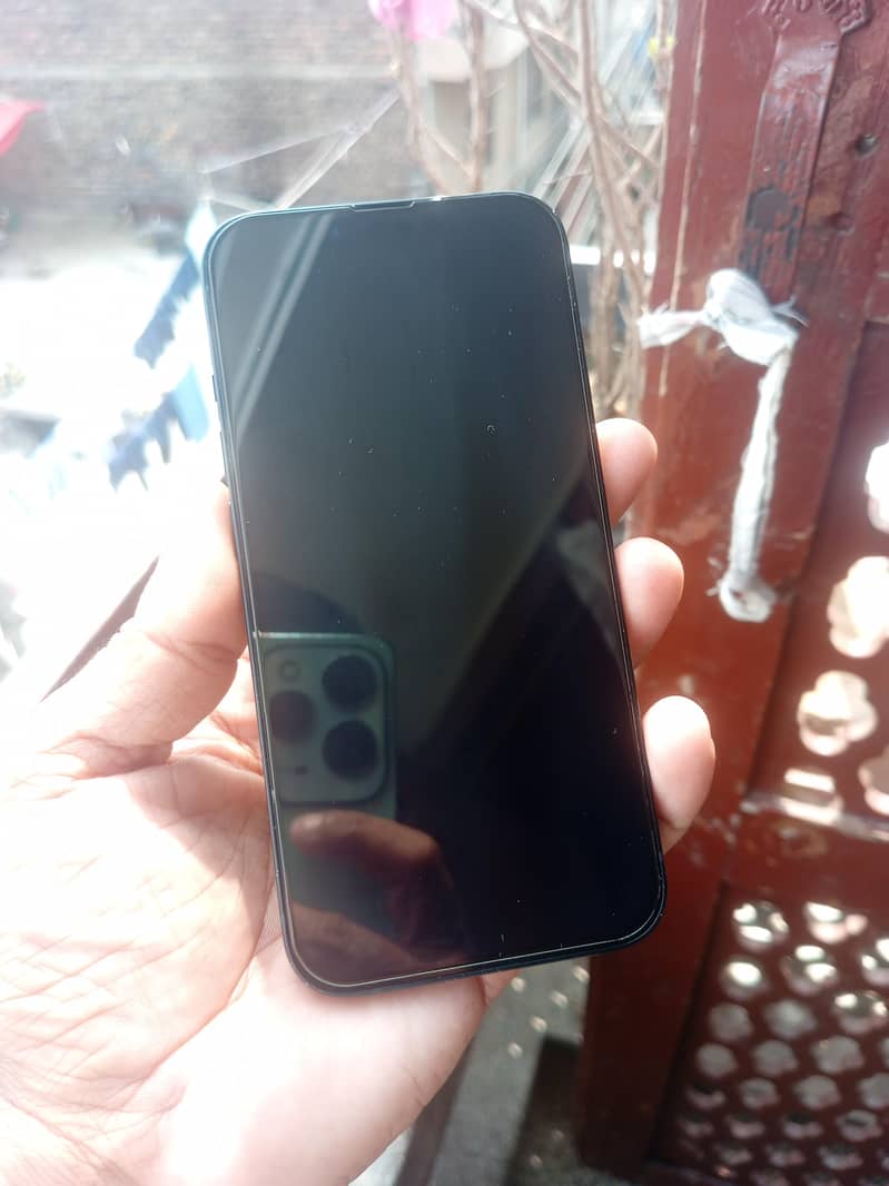 Apple iPhone 13 2