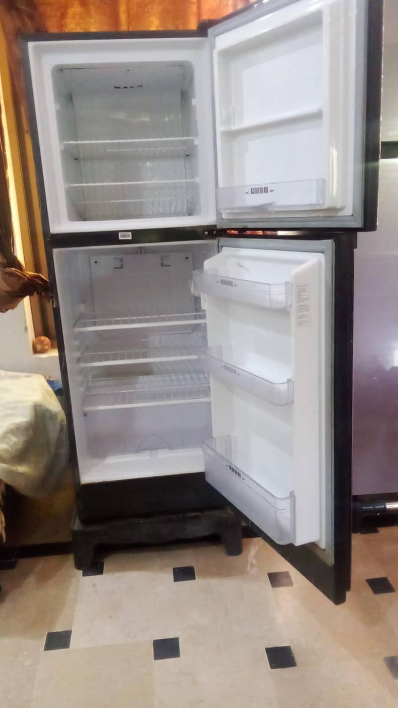 12 CF Medium fridge 3