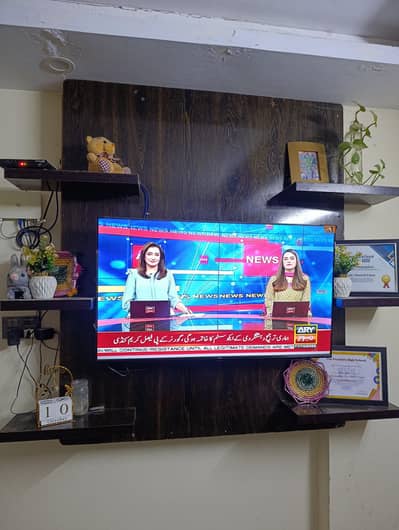 TV CONSOLE & DIVIDER 3 door