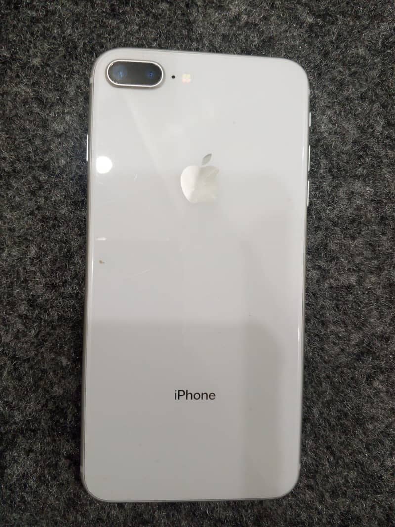 Apple iPhone 8 Plus 1