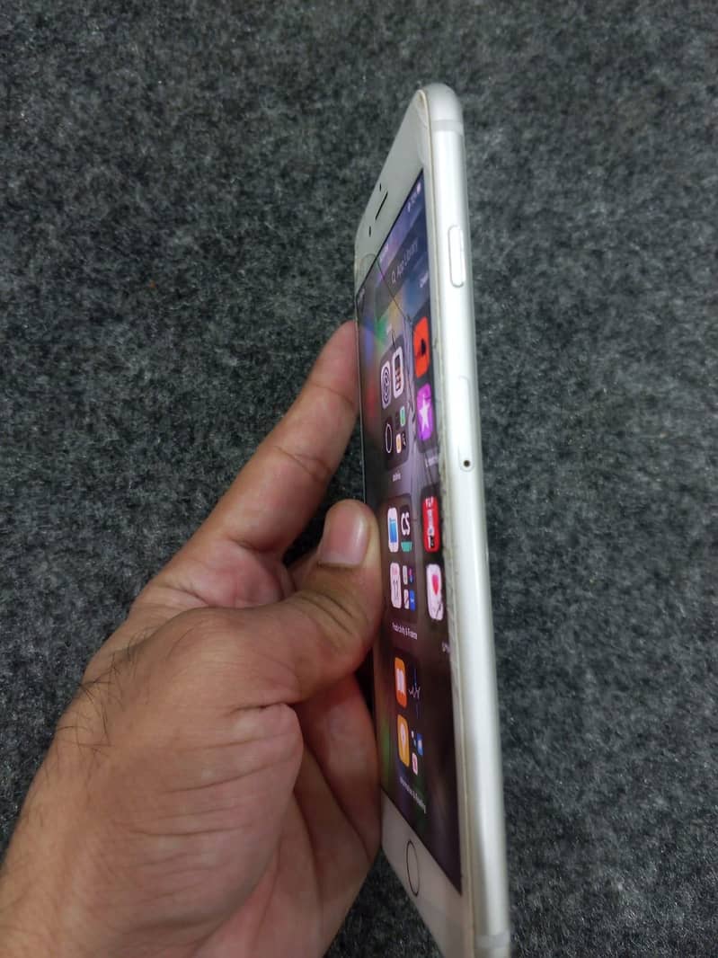 Apple iPhone 8 Plus 2