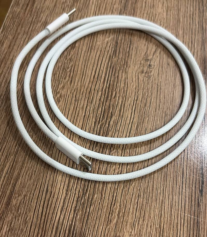 Apple iphone Adapter and Cable 4