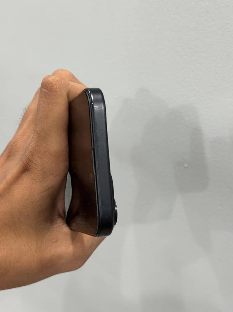 Apple iPhone 15 plus 4
