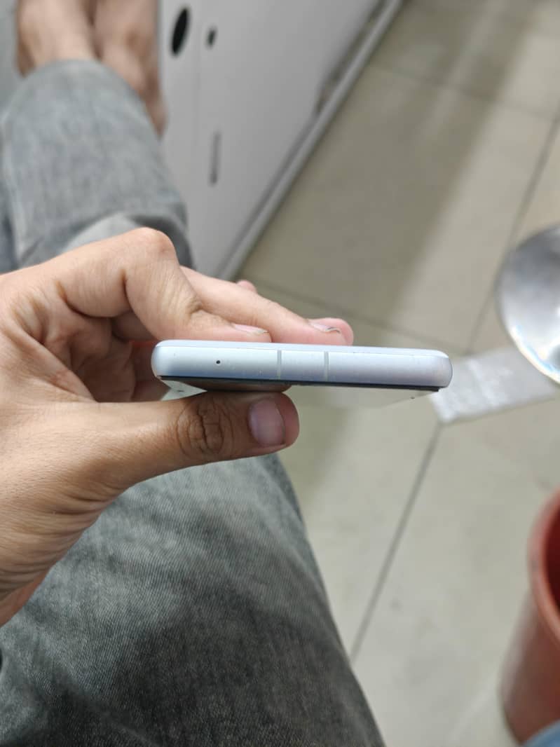 Google Pixel 7a 2