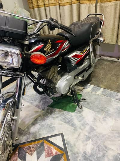 Honda 125 2024 – Genuine Condition – Well Maintained – Urgent Sale