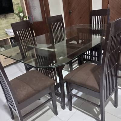 Dining table for sale