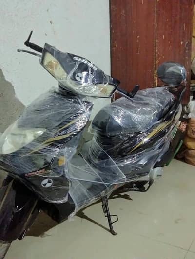 SHARI. . BIKE BY YAMAHA. . . .