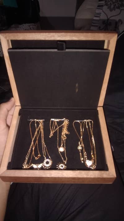 pack of 7 necklaces with a beautiful jewellery box free