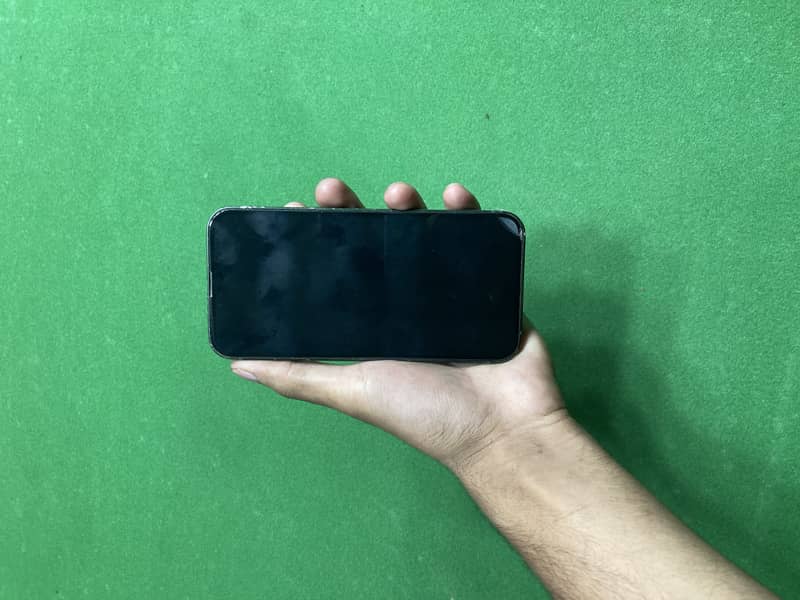 Apple iPhone 13 4