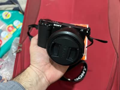 Sony ZVE-10 (4K APSC Mirrorless) (Camera body only)