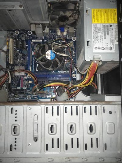 *Gaming PC Core i3 4GB 500GB + monitor+all cables Urgent Sale *