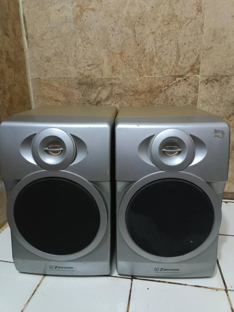 Speaker set 0