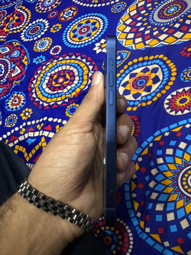 Apple iPhone 12 2