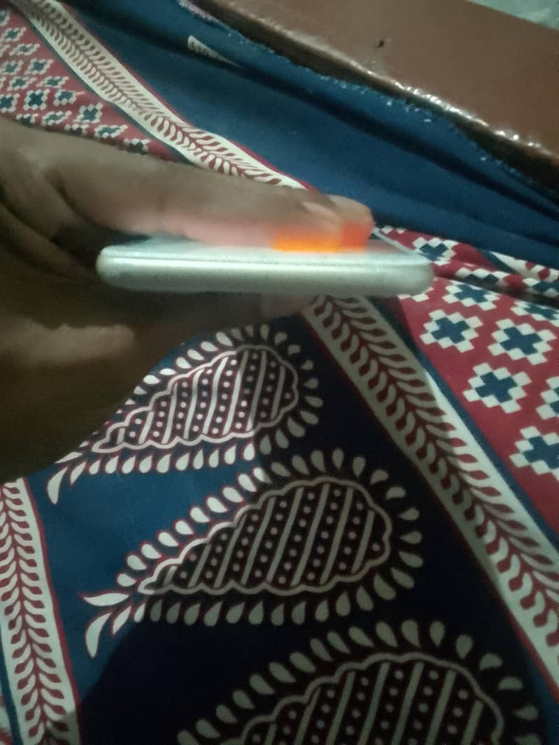 Apple iPhone 7 Plus 0