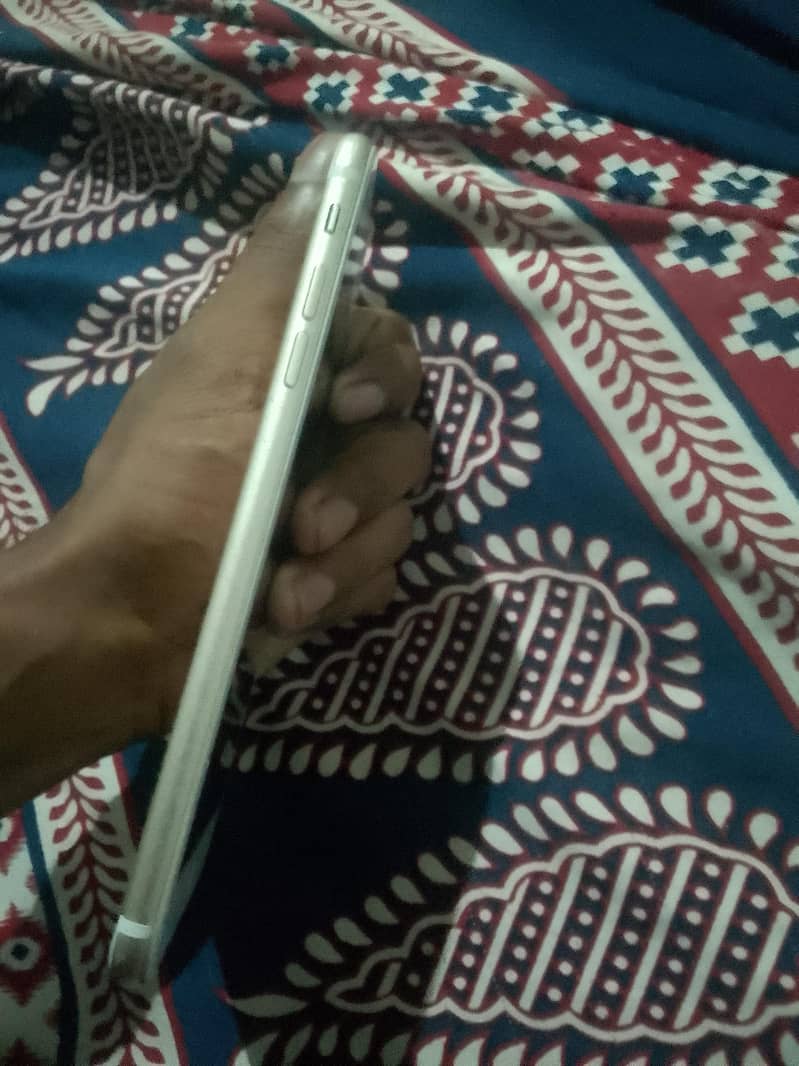 Apple iPhone 7 Plus 2