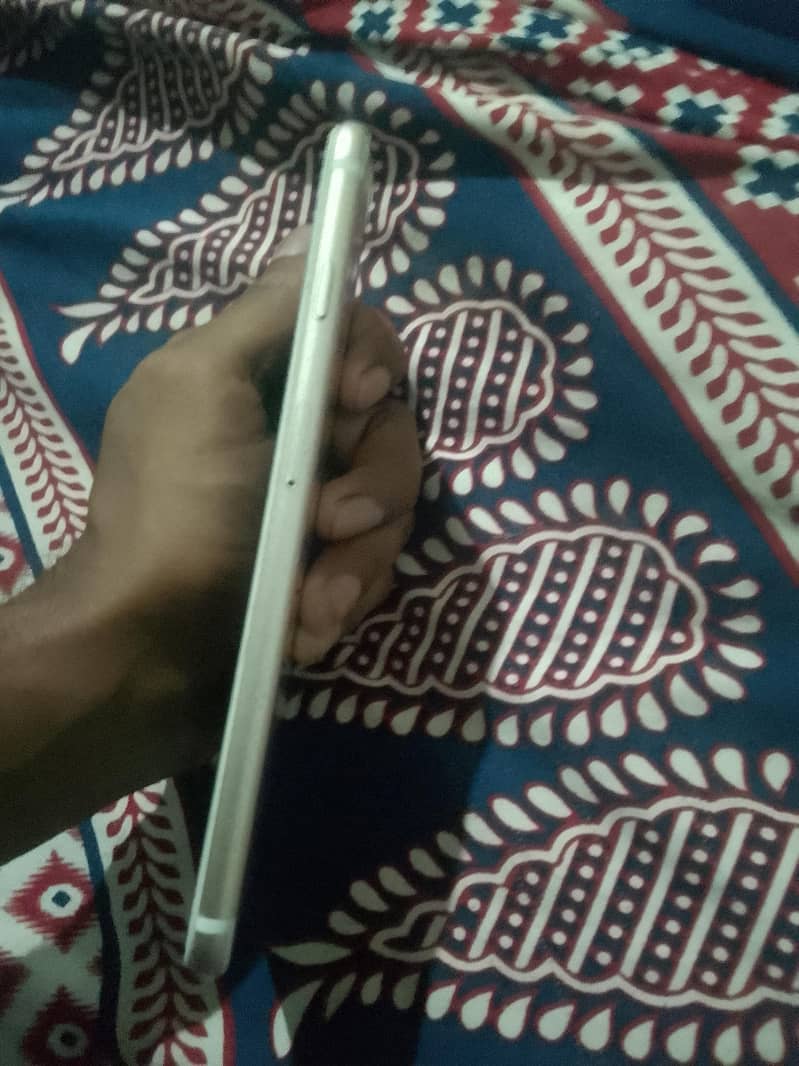 Apple iPhone 7 Plus 4