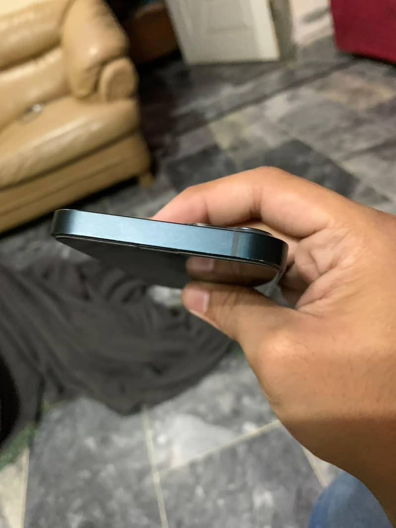 Apple iPhone 13 4