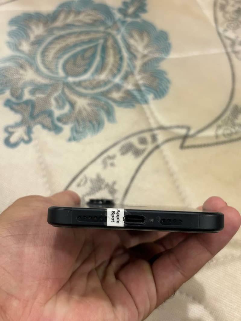 Apple iPhone 16 Plus 3