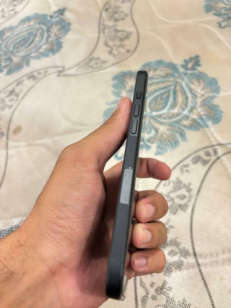 Apple iPhone 16 Plus 5