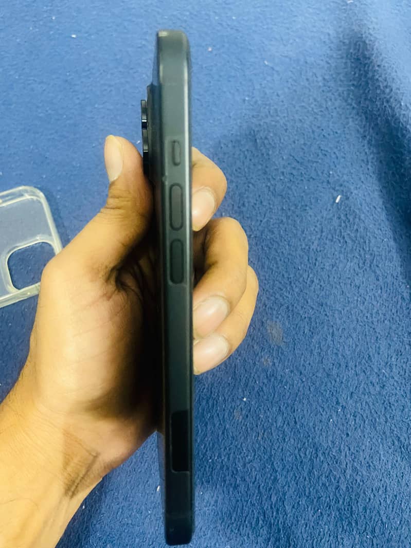 Apple iPhone 15 2